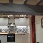 Maisonette, De La Mere Nini * Saint-Laon
