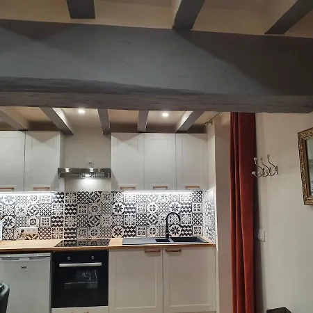 Maisonette, De La Mere Nini * Saint-Léon