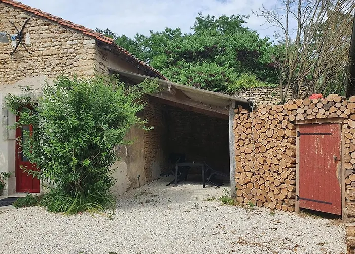 Maisonette, De La Mere Nini